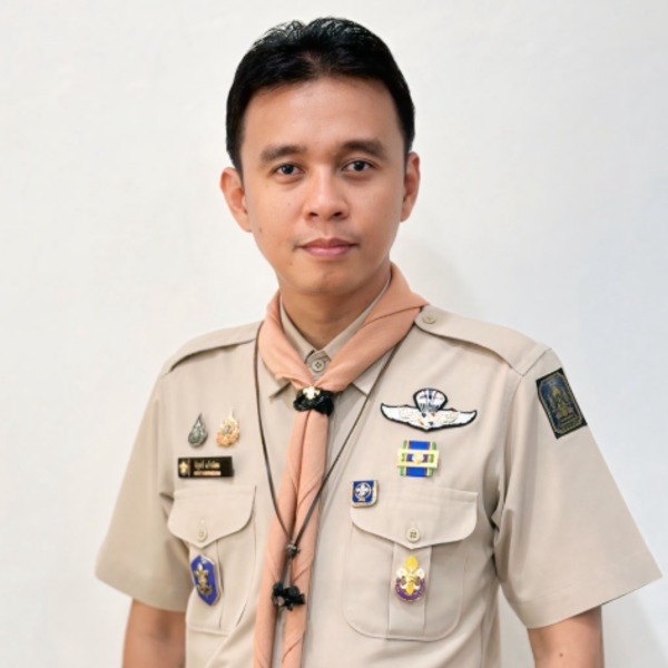 นายนิรุทธ์ แก้วนิคม